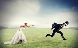 9 semne că nu vrea să se căsătorească cu tine