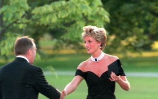 Rochia 'răzbunării'. Ţinuta sexy purtată de Prinţesa Diana după despărţirea de Prinţul Charles