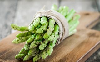 6 motive ca să mănânci sparanghel