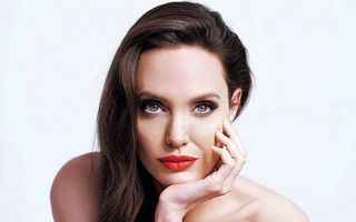 25 de autografe celebre pe care ţi-ai dori să le ai: Angelina Jolie are o semnătură inimitabilă!