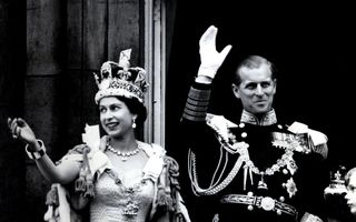 Povestea de dragoste dintre Regina Elisabeta și Prințul Philip. Au fost la un pas să nu se căsătorească