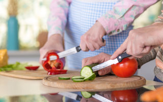 Cum eviți să te rănești în timp ce gătești - Trucuri utile pentru oricine