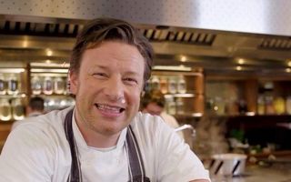 Bucătarul iute de picior: Jamie Oliver a prins un hoț care intrase în casă
