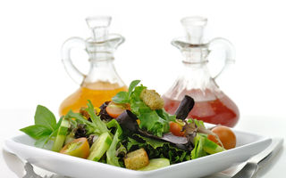 Cum să faci vinegreta și dressinguri delicioase pentru salate