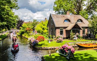 Giethoorn, orășelul magic din Olanda care pare construit pe apă