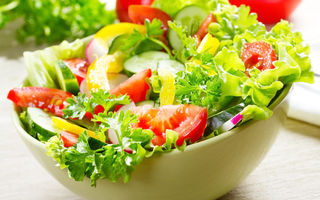 5 ingrediente pentru o salată care te ajută să slăbești