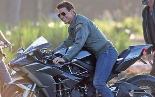 Tom Cruise, bărbatul fatal din „Top Gun“: Are cea mai tare motocicletă și e neschimbat
