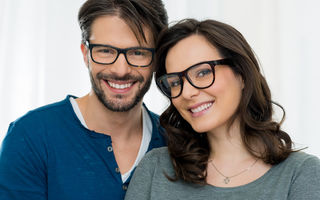 Oamenii care poartă ochelari sunt mai deștepți, conform unui nou studiu