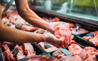 Harvard Medical School: O treime dintre decese ar putea fi evitate prin renunțarea la carne