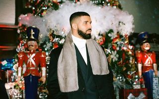 A dat de Drake! Rapperul canadian, filmat în timp ce săruta o minoră - VIDEO