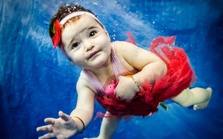 Bebelușii amfibie: Înoată mai bine decât merg - FOTO