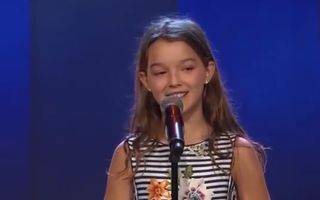Eva, o fetiță de 10 ani din România, a ajuns în finala „Suedezii au talent“. A cucerit juriul cu vocea sa!