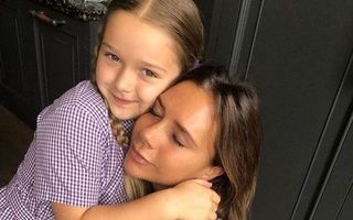 Fiica Victoriei Beckham își face tratamente faciale la 7 ani