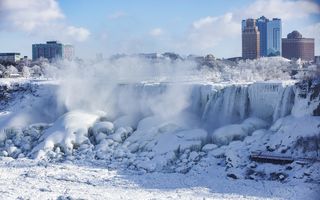 Regatul Frozen. Vortexul polar a înghețat cascada Niagara: 16 imagini spectaculoase