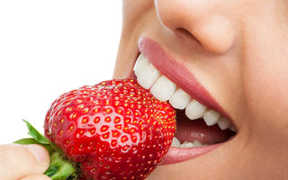 5 alimente care îți albesc dinții în mod natural
