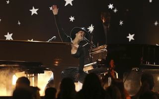 Recital spectaculos la gala Grammy 2019: Alicia Keys a cântat la două piane simultan - VIDEO