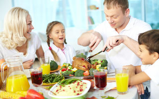 5 lucruri pe care să nu i le spui copilului la cină
