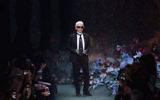 Legendarul domn Karl Lagerfeld: Creatorul extravagant care a salvat casa Chanel și își permitea să spună ce gândea