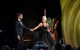 Chimia „explozivă“ dintre Lady Gaga și Bradley Cooper a incendiat atmosfera pe scena Oscarurilor. Fanii sunt convinși: „Se vor căsători!“