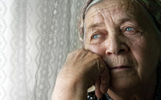 De ce au persoanele în vârstă respirația urât mirositoare