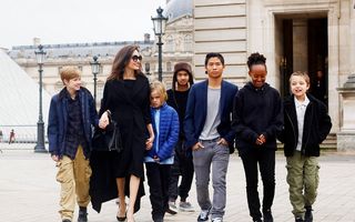 Angelina Jolie, o mamă singură care se descurcă cu 6 copii: Le face toate nazurile, dar le cere să învețe și să se poarte frumos
