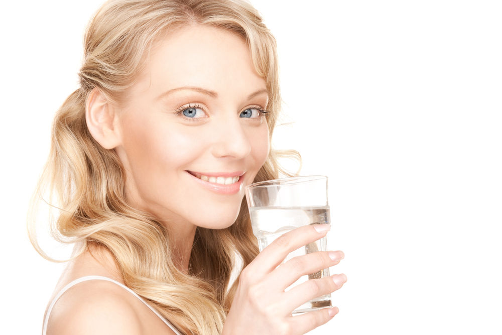 7 motive pentru care ar trebui să bei mai multă apă