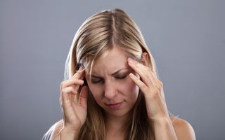 Există o legătură între migrene și hipertensiunea arterială?