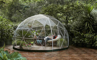 Amazon vinde un iglu de grădină: Este refugiul ideal în zilele de vară