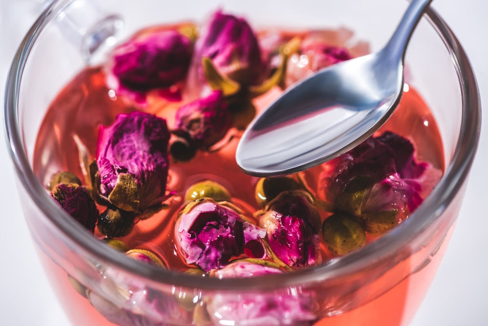 Ce puteți trata cu ceai din petale de trandafir | Doxologia