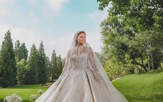 Fiul designerului Elie Saab s-a căsătorit. Rochiile spectaculoase purtate de nora sa în ziua nunții