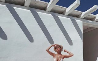 Cele mai sexy costume de baie purtate de vedete în vara 2019