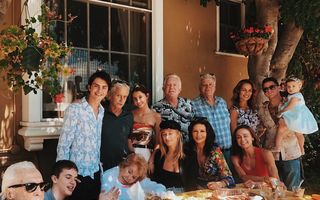 Michael Douglas și Catherine Zeta-Jones, la masă în familie: Imagini de colecție cu cele 4 generații ale „clanului“