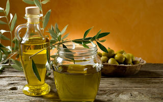 Uleiul de măsline poate reface organismul după un meniu cu grăsimi nocive