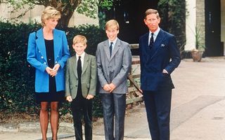 Poza care l-a enervat pe Prințul William când era adolescent: Toată clasa a râs de el când imaginea topless cu Prințesa Diana a apărut în ziar