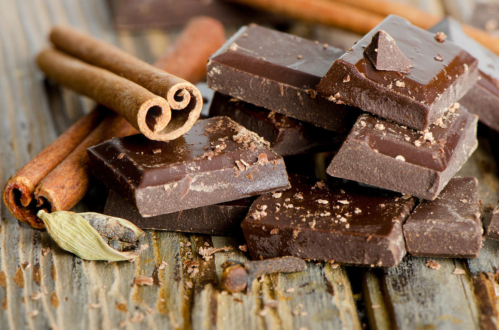 alimente care pot avea efecte asupra psihicului ciocolata si scortisoara