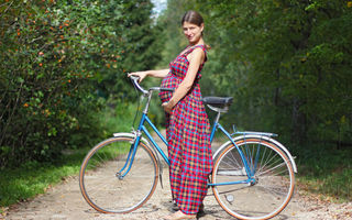 Mersul pe bicicletă în sarcină: ai nevoie de repaus total sau îți poți continua activitatea preferată?