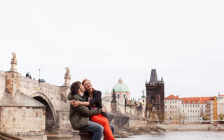 Activități de cuplu în Praga: cum să organizezi un sejur romantic în acest oraș magic