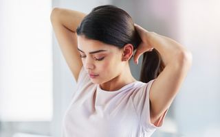 De ce te doare părul: un expert explică acest fenomen ciudat