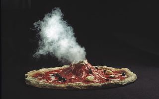 Pizza, magia italiană: Două rețete cu care îți surprinzi invitații