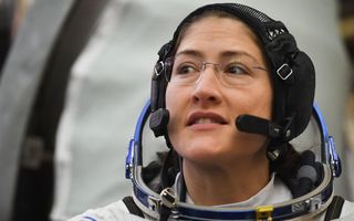 Astronauta Christina Koch a revenit pe Pământ după ce a doborât recordul de 328 de zile petrecute în spațiu