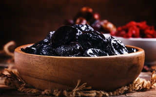 7 efecte secundare ale consumului de prune uscate