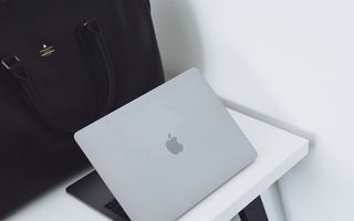 (P) De ce să alegi un laptop Apple: MacBook Air sau MacBook Pro