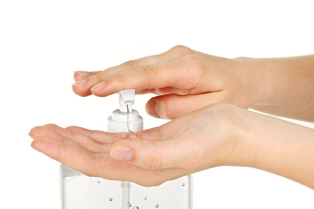 Cum să-ți faci soluție dezinfectantă pentru mâini cu alcool izopropilic