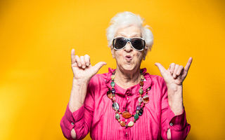 Ce mănâncă oamenii longevivi? 8 reguli care te vor ajuta să treci de 100 de ani