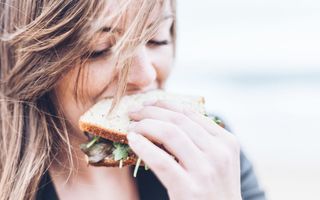 5 semne că dieta ta din această perioadă te afectează negativ pe termen lung