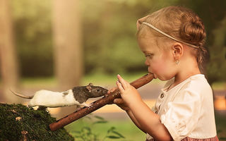 30 de imagini care surprind prietenia specială dintre copii și animale: Secvențe dintr-o lume perfectă