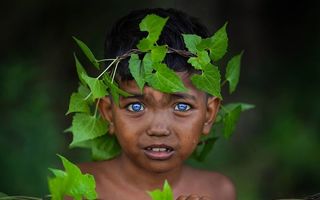 Tribul cu cei mai frumoși ochi: Își schimbă culoarea din cauza unui sindrom