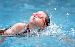 Copiii și sportul de performanță. Interviu cu mama unui copil care face înot de performanță