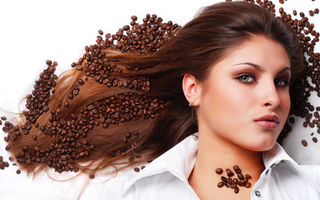 Poate cofeina să stimuleze creșterea părului? Ce spun specialiștii