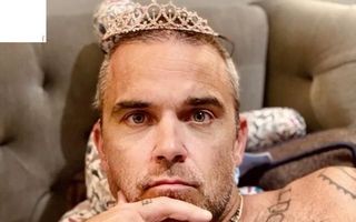 Robbie Williams a împlinit 47 de ani: Instantanee fericite din viața unui star nebun care s-a cumințit